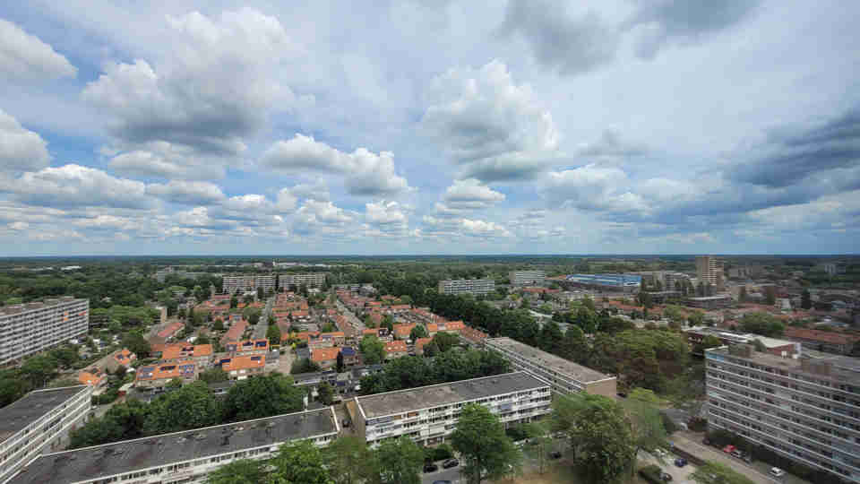 Uitzicht vanaf de woontoren op de wijk
